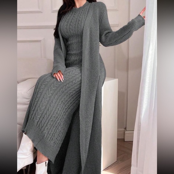 Luxe Chunky Cable Knit Sleeveless Dress Cardigan Set - Picture 7 of 8